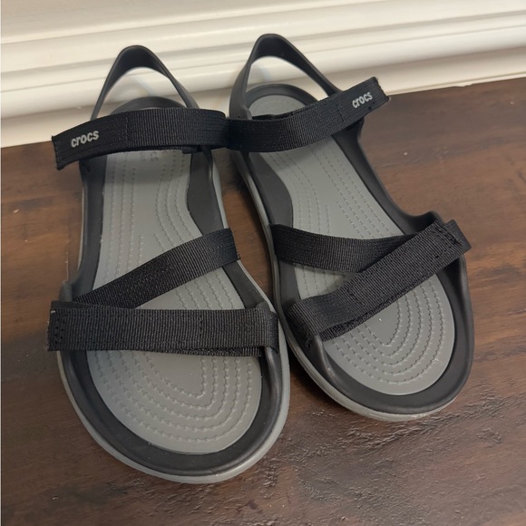 Crocs Black Swiftwater Webbing Sandals Women's size 6 - Picture 2 of 9
